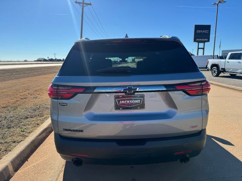 Used 2023 Chevrolet Traverse RS image 4