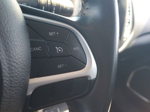 Used 2019 Jeep Compass Latitude image 21