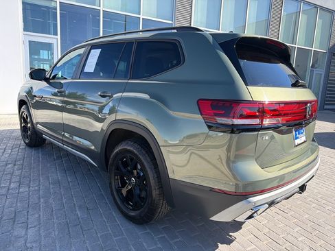 Certified 2026 Volkswagen Atlas Peak Edition AWD/4WD image 5