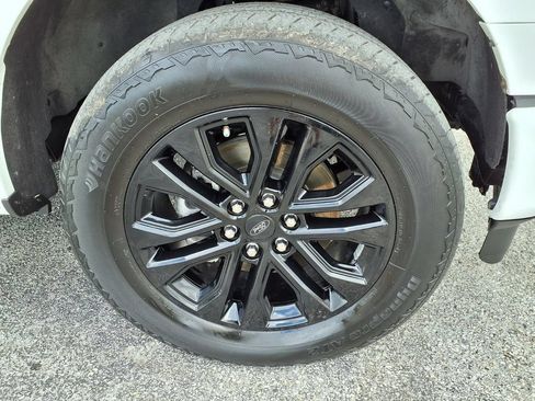 Used 2024 Ford F150 Lariat w/ Equipment Group 502A High AWD/4WD image 9