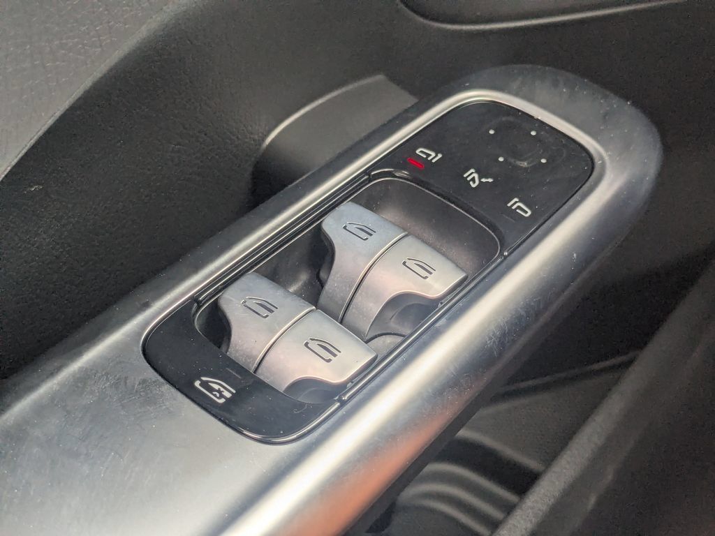 Used 2025 Mercedes-Benz C 300 4MATIC Sedan image 11