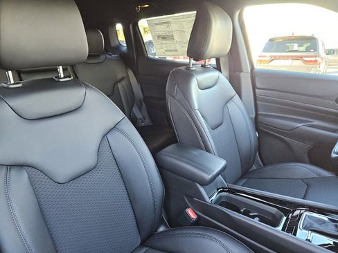 New 2026 Jeep Compass Latitude image 27