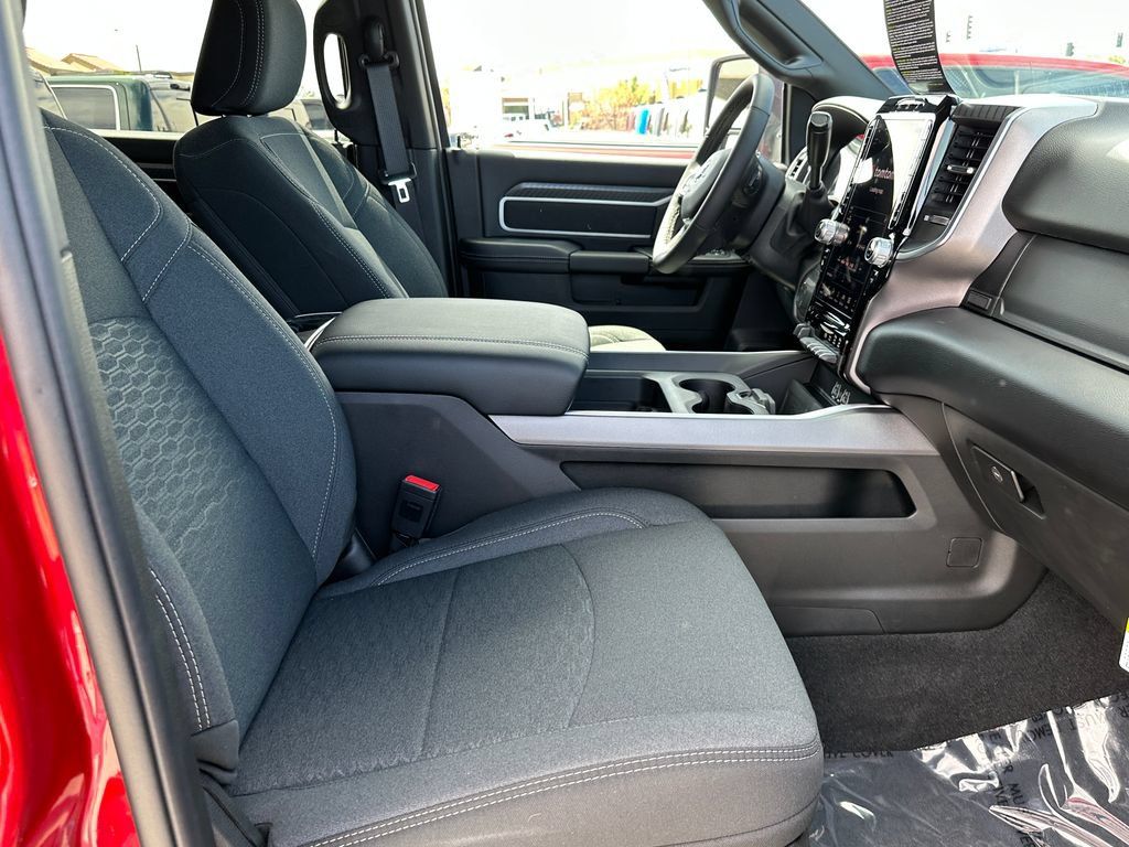 New 2026 RAM 2500 Big Horn AWD/4WD image 13