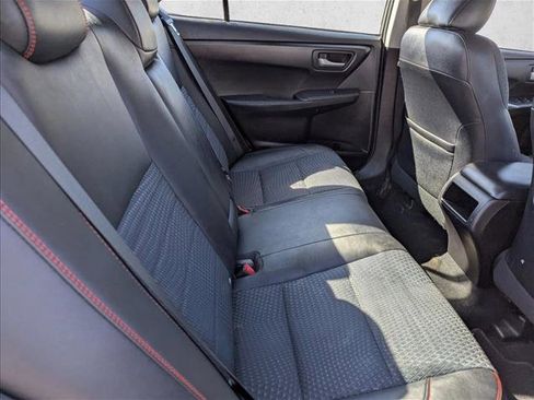 Used 2015 Toyota Camry SE image 26