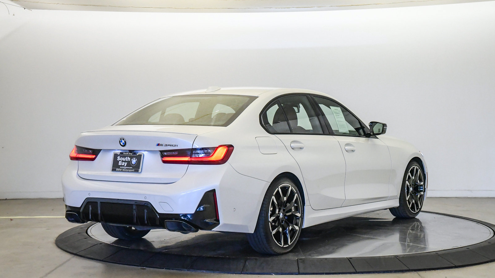 Used 2025 BMW M340i RWD image 5