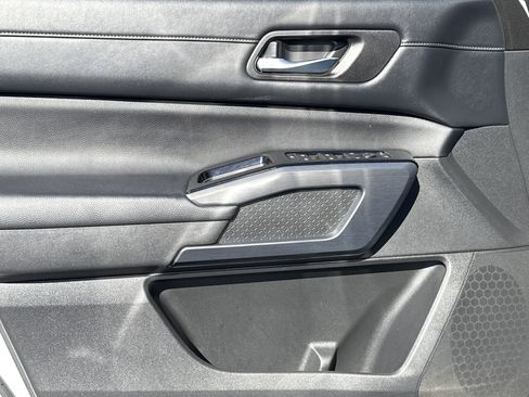 Used 2022 Nissan Pathfinder SL image 14