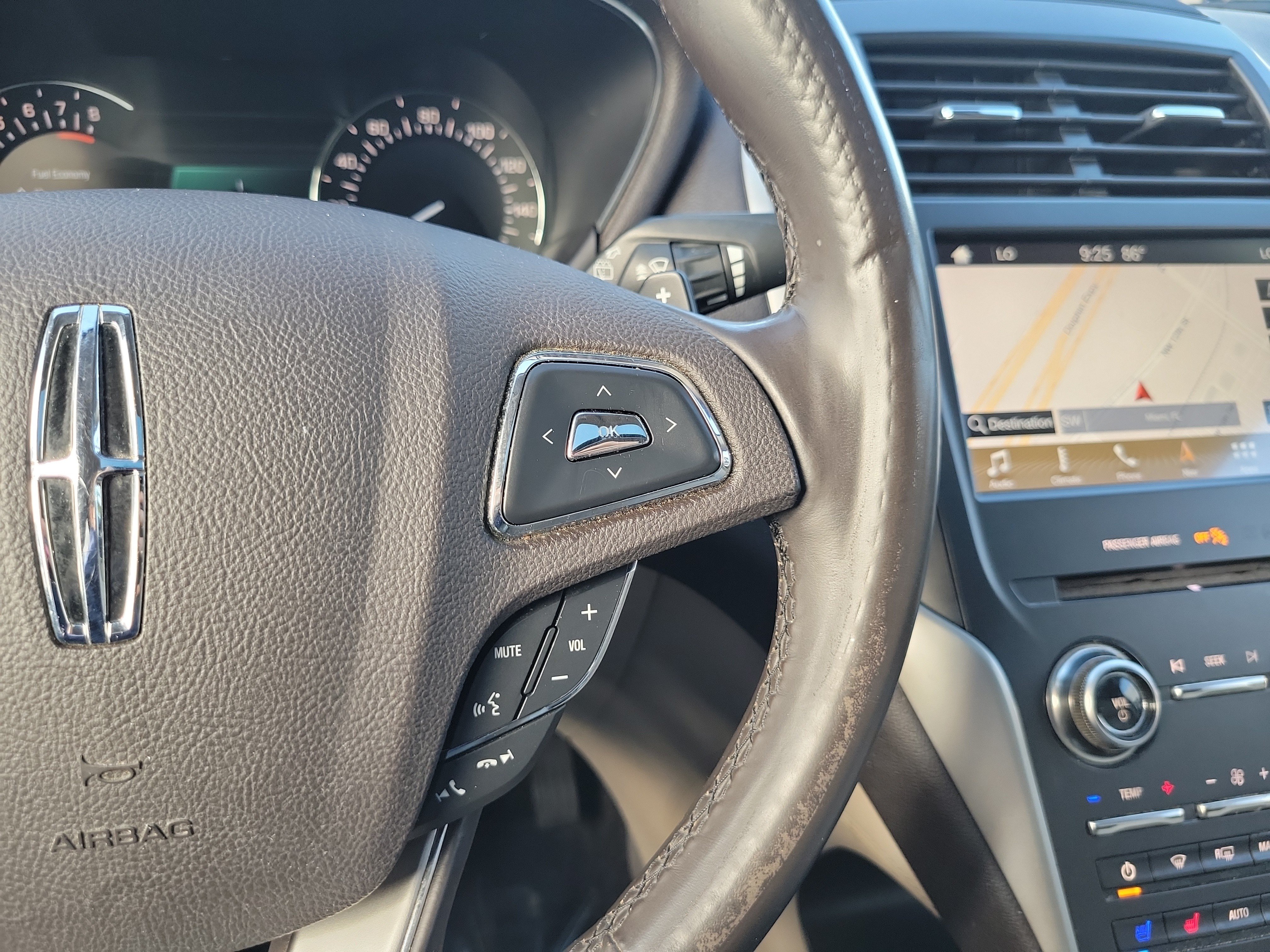 Used 2017 Lincoln MKC Reserve FWD image 23
