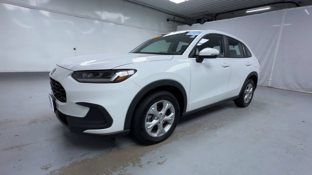 Certified 2024 Honda HR-V LX image 4