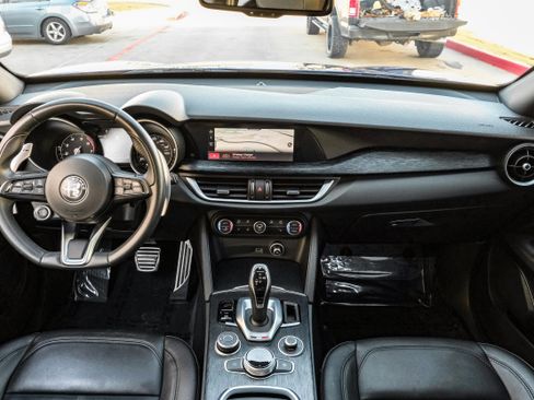 Used 2022 Alfa Romeo Stelvio Sprint image 11
