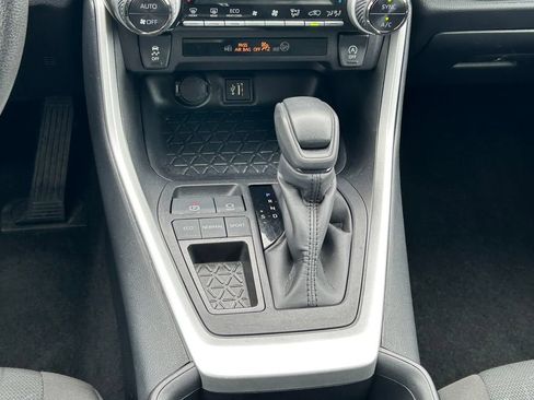 Certified 2025 Toyota RAV4 XLE FWD image 20