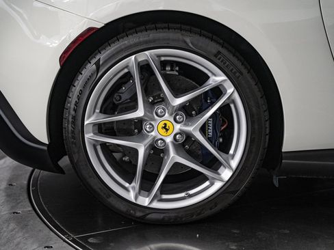 Used 2026 Ferrari Roma Spider RWD image 18