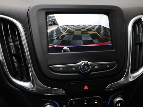 Used 2020 Chevrolet Equinox LT image 10