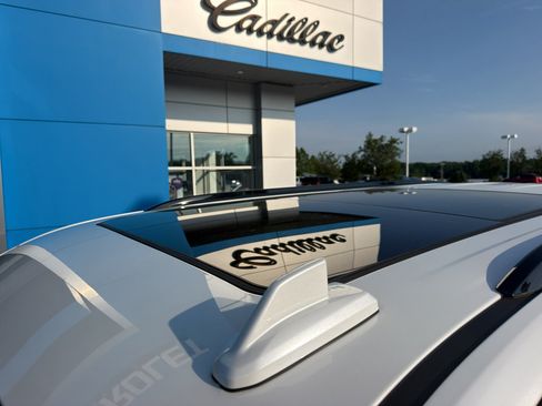 Used 2023 Cadillac Escalade Premium Luxury AWD/4WD image 8