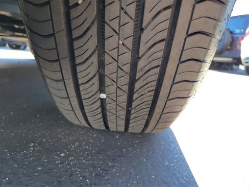 Used 2025 Ford Maverick XL w/ Equipment Group 102A image 24