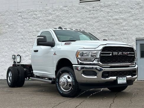 New 2024 RAM 3500 Tradesman image 2
