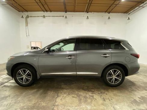 Used 2020 INFINITI QX60 Luxe w/ Essential Package FWD image 2