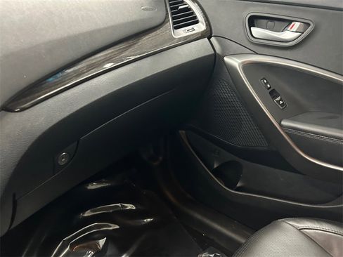 Used 2016 Hyundai Santa Fe SE w/ Option Group 02 image 25