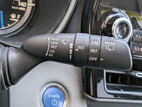 Used 2021 Toyota Highlander Limited AWD/4WD image 28