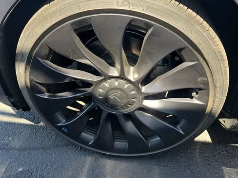 Used 2023 Tesla Model 3 Standard Range RWD image 10