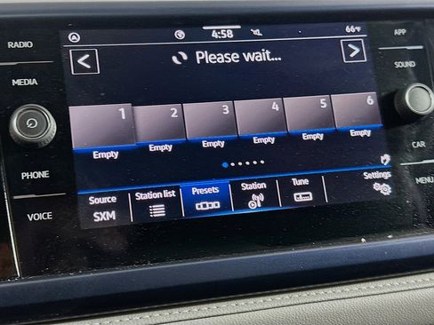 Used 2024 Volkswagen Taos SE image 21