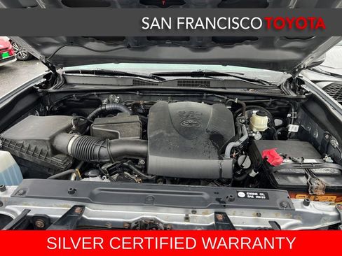 Used 2016 Toyota Tacoma TRD Sport image 37