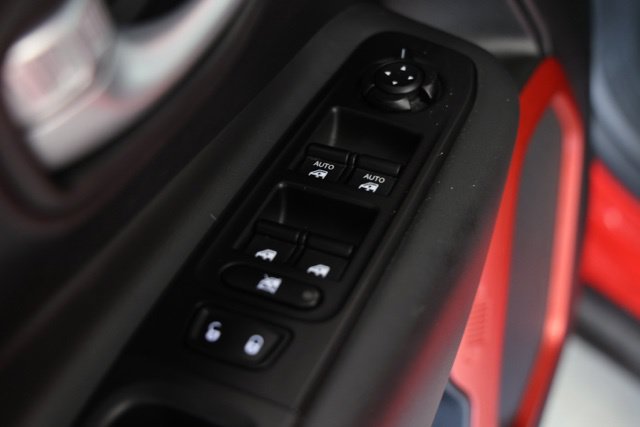 Used 2023 Jeep Renegade Trailhawk w/ Trailhawk Elite Group AWD/4WD image 19