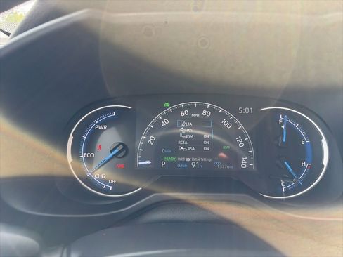 Used 2025 Toyota RAV4 XLE AWD/4WD image 8
