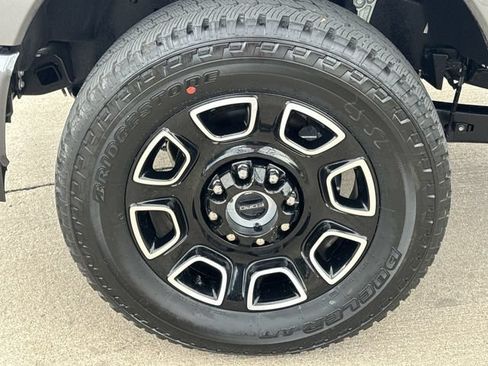 Used 2026 Ford F250 Platinum AWD/4WD image 31