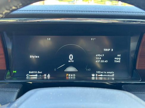 Used 2019 Lincoln Navigator Reserve AWD/4WD image 40