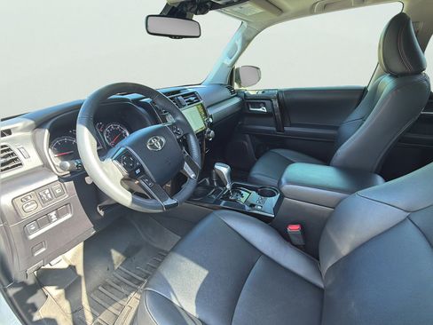 Used 2021 Toyota 4Runner TRD Off-Road Premium w/ Moonroof Package AWD/4WD image 9