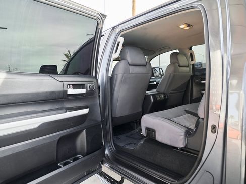 Used 2017 Toyota Tundra SR5 image 19