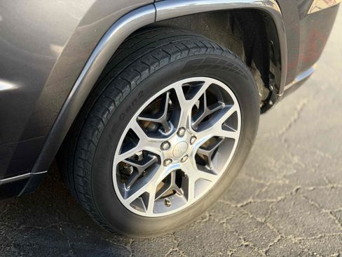Used 2019 Jeep Grand Cherokee Overland RWD image 8