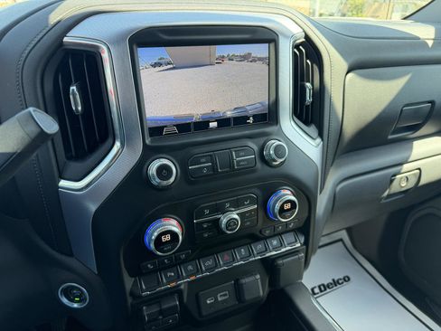 Used 2020 GMC Sierra 1500 SLT w/ SLT Premium Package AWD/4WD image 11