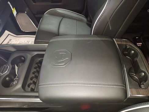 New 2026 RAM 2500 Laramie AWD/4WD image 28