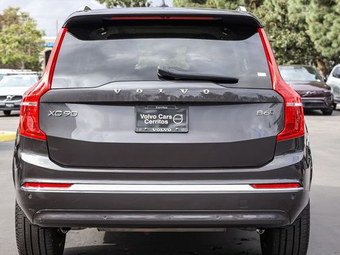 Used 2024 Volvo XC90 B6 Plus image 10