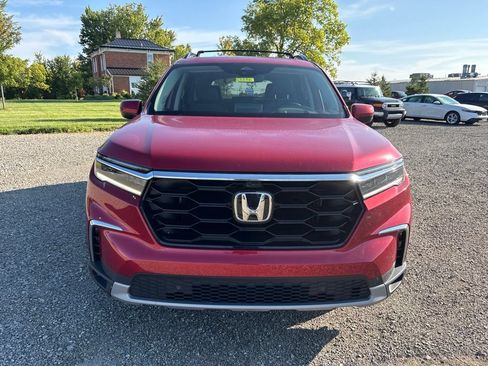 Used 2025 Honda Pilot Elite image 2