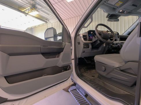 New 2025 Ford F250 XL w/ XL Chrome Package image 25