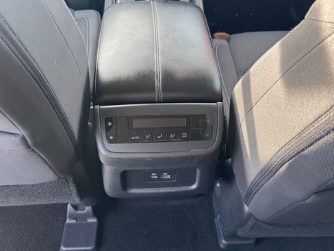 Certified 2024 Nissan Pathfinder SV image 25