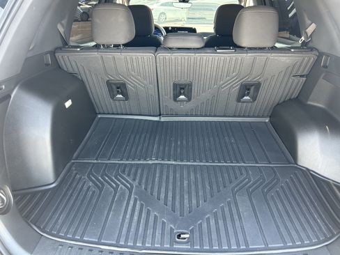 Used 2026 Chevrolet Equinox LT w/ Safety and Technology Package FWD image 11