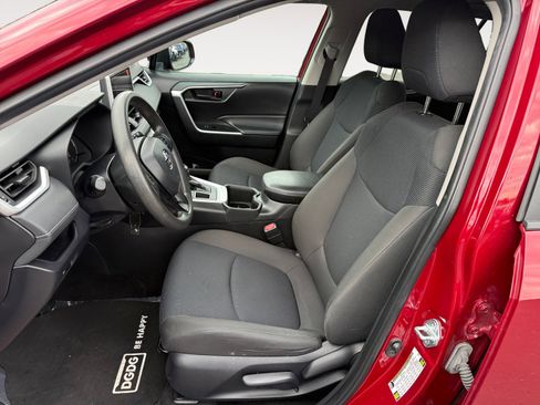 Used 2024 Toyota RAV4 LE image 10