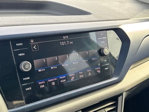 Used 2023 Volkswagen Taos SE image 17