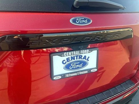Certified 2022 Ford Explorer ST-Line w/ Class IV Trailer Tow Package image 8