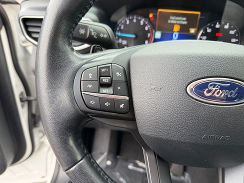 Used 2020 Ford Explorer XLT w/ Equipment Group 202A AWD/4WD image 15