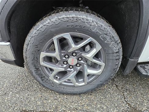 New 2025 GMC Sierra 1500 SLT w/ SLT Premium Plus Package image 8