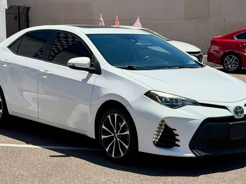 Used 2017 Toyota Corolla SE w/ SE Premium Package FWD image 9