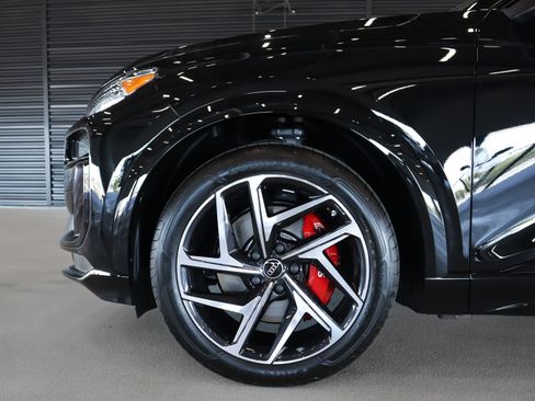 New 2027 Audi SQ6 e-tron Premium Plus AWD/4WD image 4