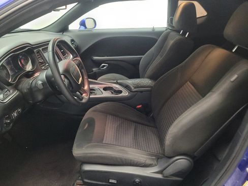 Used 2018 Dodge Challenger SXT RWD image 17