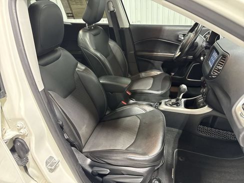 Used 2020 Jeep Compass Latitude FWD image 29