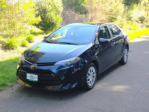 Used 2017 Toyota Corolla LE w/ Carpet Mat Package (TMS) FWD image 1