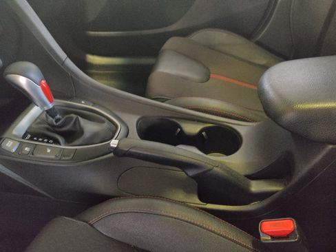 Used 2019 Hyundai Veloster Turbo FWD image 26